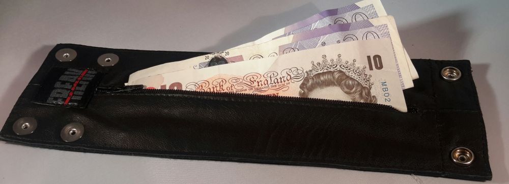 Leather Wrist Wallet (medium)